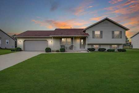 939 Columbia Dr Poynette, WI 53955