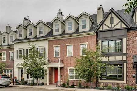 81 Somme Boulevard SW Calgary, AB T2T 6K7