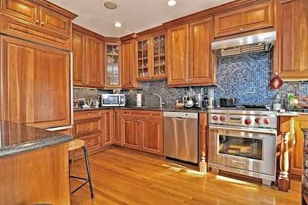366 Tappan St #4 Brookline, MA 02445
