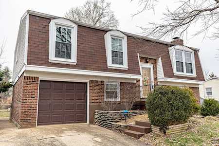 9209 Foxtail Ct Crestwood, KY 40014