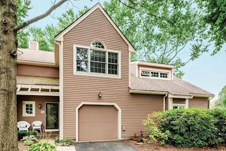160 Pine St #21 Newton, MA 02466