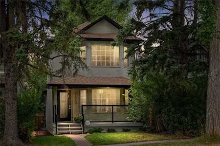 2423 26A Street SW Calgary, AB T3E 2C4