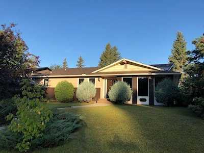 123 Pump Hill Crescent SW Calgary, AB T2V 4L9