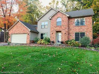 2570 Cades Cove Brighton, MI 48114