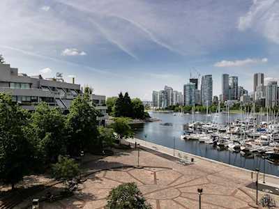 658 Leg In Boot Square #446 Vancouver, BC V5Z 4B3