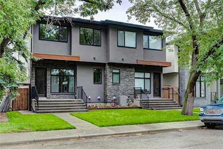1149A Regent Crescent NE Calgary, AB T2E 1T7