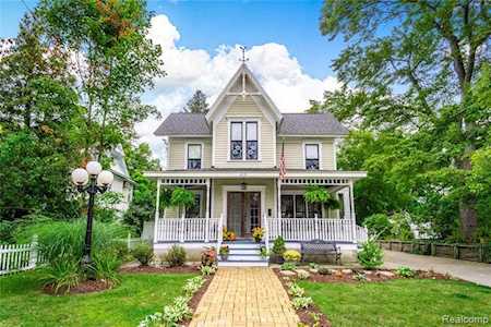 410 Main St Fenton, MI 48430