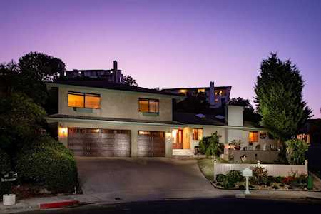7615 La Coruna Place Carlsbad, CA 92009