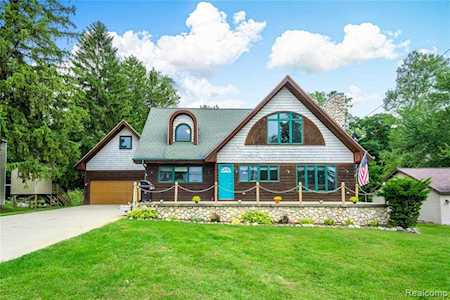 14181 Dartmouth Dr Fenton Twp, MI 48430