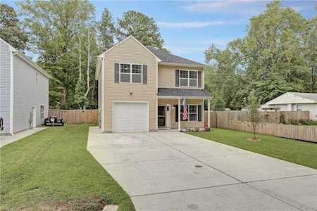 221 Hurdle Dr Chesapeake, VA 23322