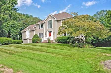 1 Meadow View Ln Andover, MA 01810