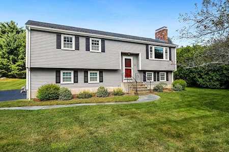 8 Juniper Brook Rd Northborough, MA 01532
