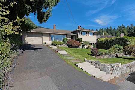 518 Granada Crescent North Vancouver, BC V7N 3A8