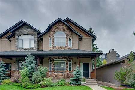 2423 32 Avenue SW Calgary, AB T2T 1X4