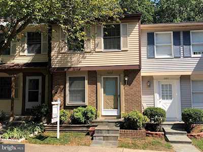 8443 Sugar Creek Ln Springfield, VA 22153