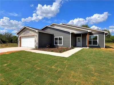132 Naalehu Ct Bastrop, TX 78602