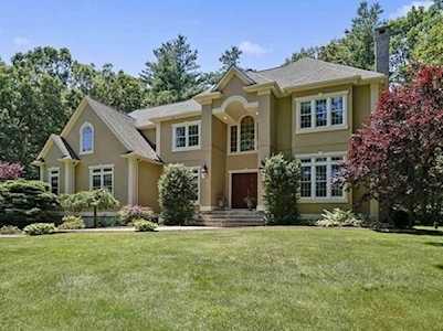 17 High Ridge Circle Franklin, MA 02038