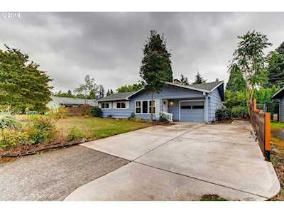 16434 SE Haig Dr Portland, OR 97236