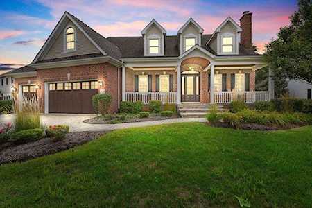 1122 Thunderbird Ln Naperville, IL 60563