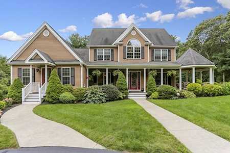4 Summer Heights Drive Franklin, MA 02038