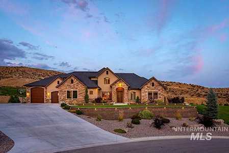 4888 N Mountainside Lane Boise, ID 83702