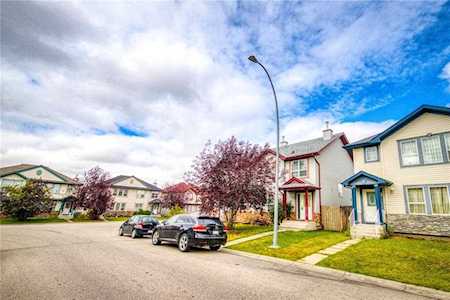 11 Taravista Garden(s) NE Calgary, AB T3J 4K8