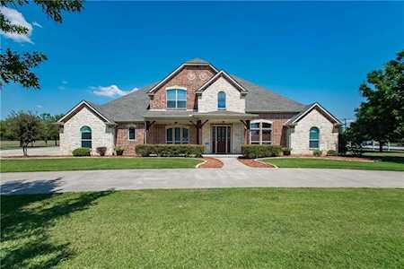 1800 Greenway Crossing Drive Haslet, TX 76052