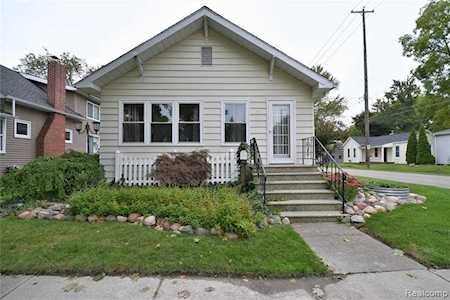 309 E Elizabeth St Fenton, MI 48430