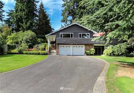 1102 Magnolia Dr Fircrest, WA 98466