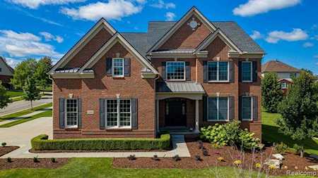 50409 Langley Dr Novi, MI 48374