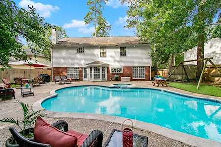 10 Elk Crossing Dr The Woodlands, TX 77381
