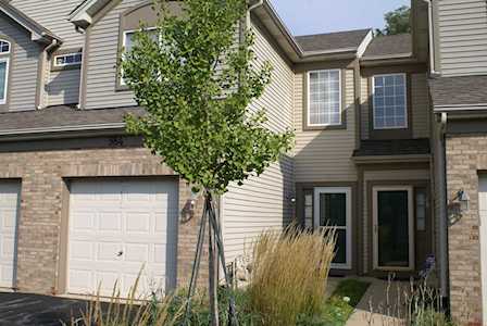 984 Park Hill Circle Aurora, IL 60502