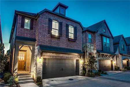 8643 Thorbrush Place Dallas, TX 75238