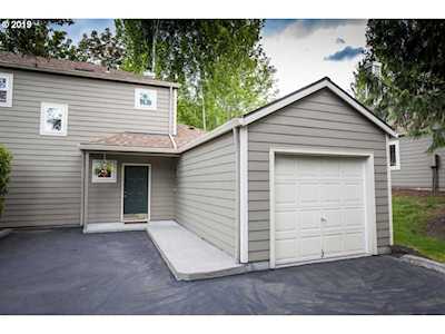 7137 SW Sagert St #107 Tualatin, OR 97062