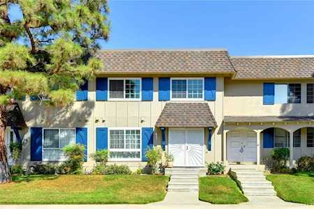 10022 Delano Lane Cypress, CA 90630