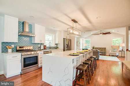 6018 Munson Hill Rd Falls Church, VA 22041