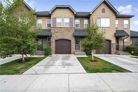 435 Quarry Villa(s) SE Calgary, AB T2C 5K1