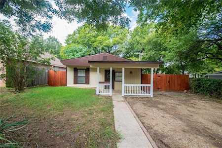 303 Adolphus Avenue Lake Dallas, TX 75065