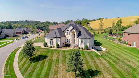7917 Wooded Ridge Dr Louisville, KY 40214