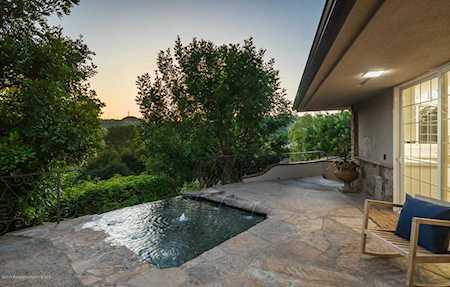 940 Monarch Drive La Canada Flintridge, CA 91011