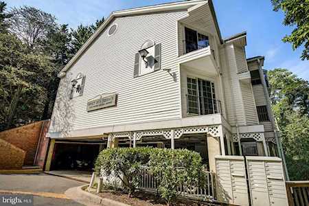 2050 Calvert St #106 Arlington, VA 22201