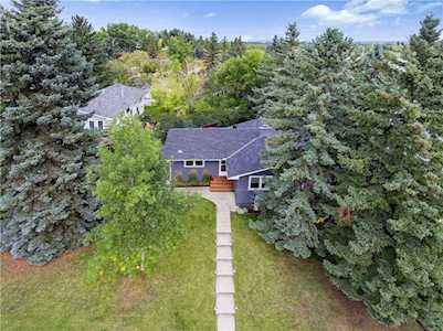 20 Brampton Crescent SW Calgary, AB T2W 0Y4