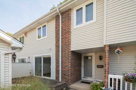 5S037 Firestone Ct Naperville, IL 60563