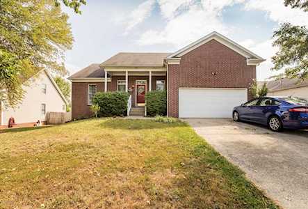 32 Bald Mountain Cir Shelbyville, KY 40065