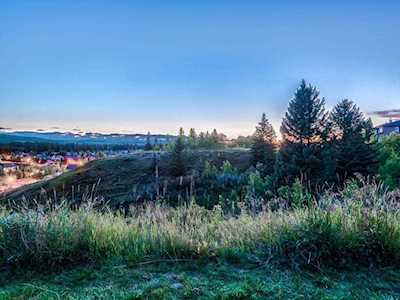 19 Discovery Ridge Park SW Calgary, AB T3H 5H6