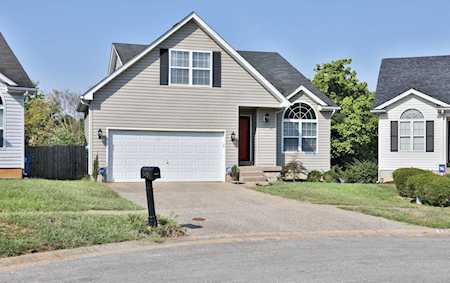 3904 Pinoak View Ct Louisville, KY 40299
