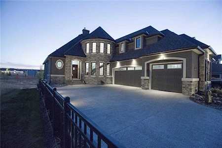 13 Cranbrook Heights SE Calgary, AB T3M 1W5
