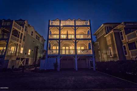 19 E Columbia Street Wrightsville Beach, NC 28480