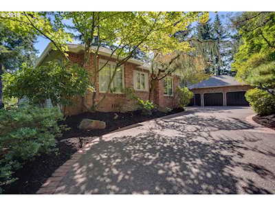 1699 Village Park Ln Lake Oswego, OR 97034