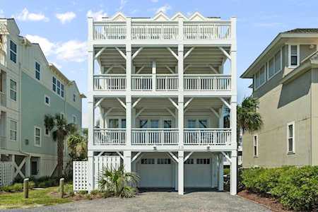 19 E Columbia Street Wrightsville Beach, NC 28480